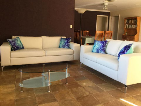 Montoro House - Australian Directory 3