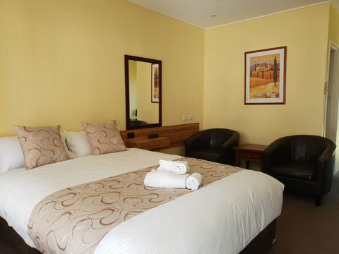 Moon River Motor Inn - Australian Directory 2