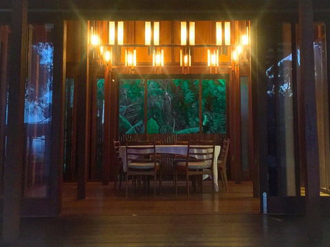 Moonshine Beach Shack - Australian Directory 3