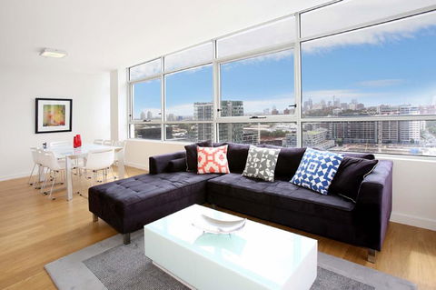 Moore To See - Modern And Spacious 3BR Zetland Apartment With Views Over Moore Park - Australian Directory 2