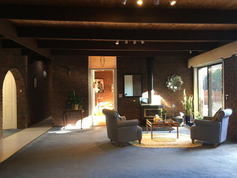 Mountain Gate Villa - Australian Directory 3