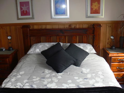 Mountain Hideaway - Australian Directory 1