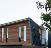 Mountain Mist Retreat - 5 Bedrooms - Australian Directory