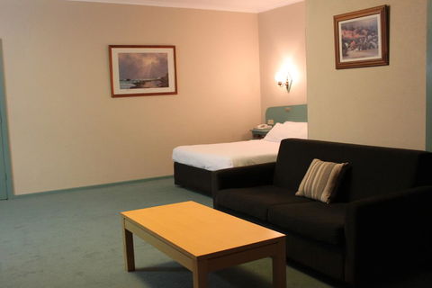 Mt Gambier International - Australian Directory 1