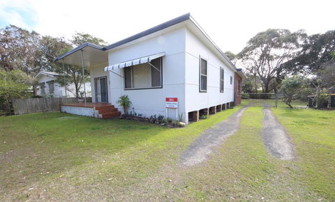 Muller's Cottage At Hat Head (Pet Friendly) - Australian Directory 1