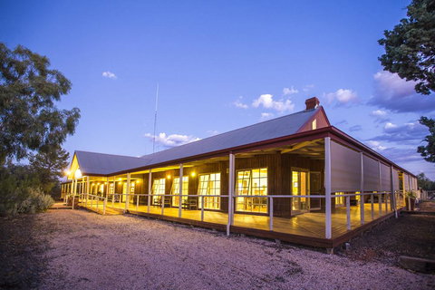 Mungo Lodge - Australian Directory 1