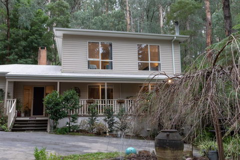 Myers Creek Cascades Luxury Cottages - Australian Directory 1