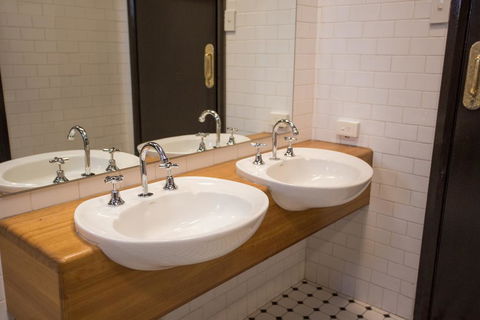 Nags Head Hotel - Australian Directory 2