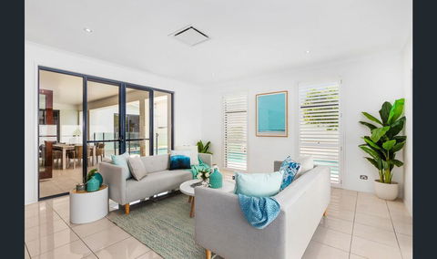 Narrabeen Beach House - Australian Directory 2