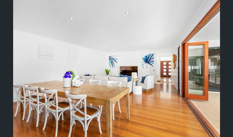 Narrabeen Beach House - Australian Directory 1