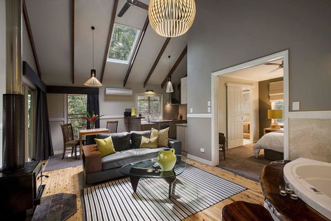 Narrows Escape Rainforest Retreat - Australian Directory 3