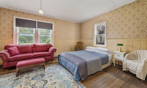 National Park Hotel - Australian Directory 2