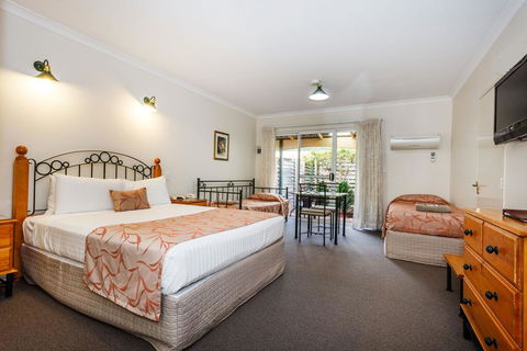 Nelsons Of Bridgetown - Australian Directory 2