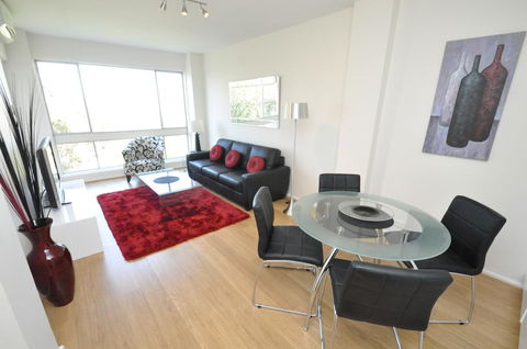 Neutral Bay Self-Contained Modern One-Bedroom Apartment (63BEN) - Australian Directory 2