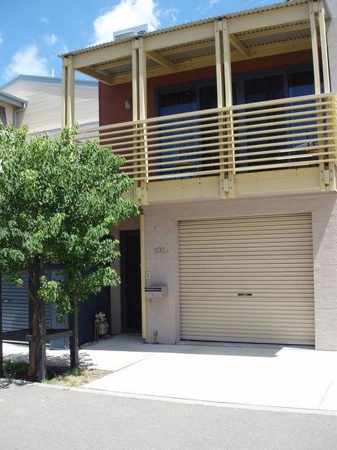 Newcastle Harbourside Terraces - Australian Directory 3