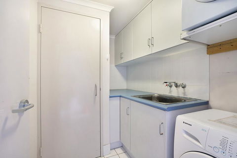 Newcastle Short Stay Apartments - Sandbar Newcastle Beach - Australian Directory 1
