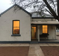 Newton Cottage - Australian Directory