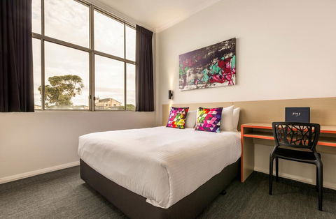 Nightcap At Ashley Hotel - Australian Directory 0