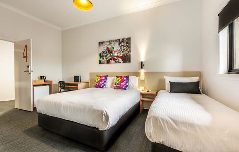 Nightcap At Ashley Hotel - Australian Directory 1