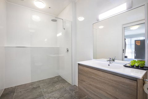 Nightcap At Ferntree Gully Hotel Motel - Australian Directory 3