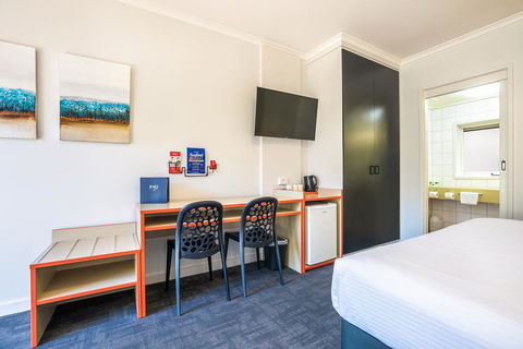 Nightcap At Ferntree Gully Hotel Motel - Australian Directory 2
