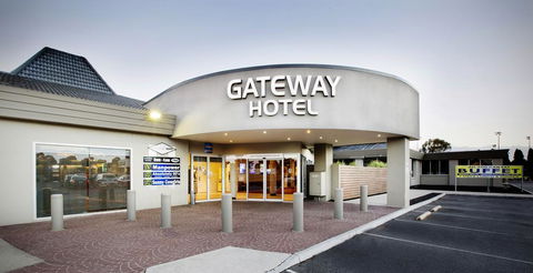 Nightcap At Gateway Hotel - Australian Directory 1