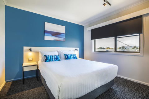 Nightcap At Riverside Hotel - Australian Directory 2