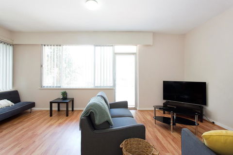 Nights On Broadway - Close To River, UWA & Hospitals - Australian Directory 2