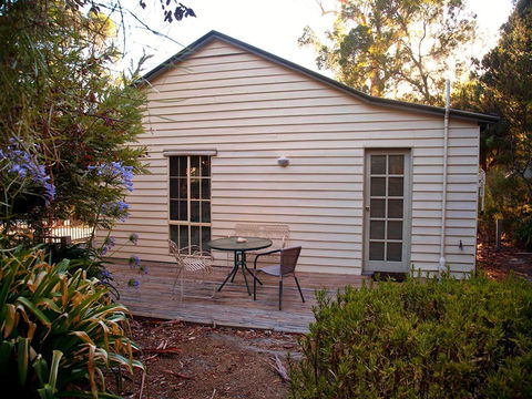 Noonameena Cottage - Australian Directory 1