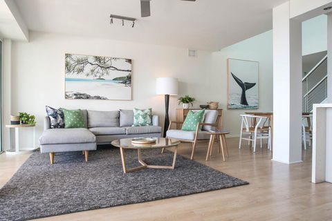 Noosa Crest Resort - Australian Directory 1