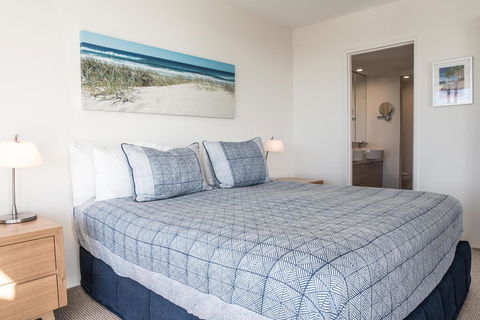 Noosa Crest Resort - Australian Directory 2