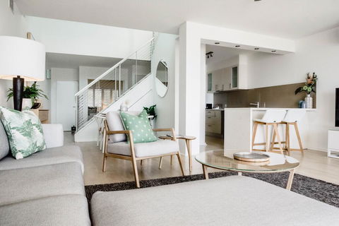 Noosa Crest Resort - Australian Directory 0