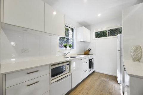 Noosa Heads Beach Comfort - Unit 3 Yaringa, 29 Noosa Drive - Australian Directory 3