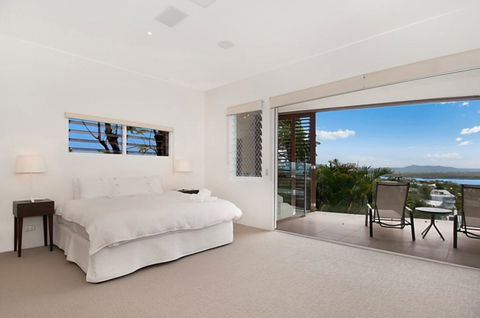 Noosa Penthouse Close To Hastings Street - Unit 2 Vue, 28 Edgar Bennett Ave - Australian Directory 1