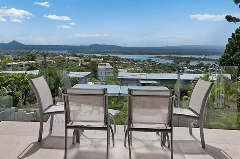 Noosa Penthouse Close To Hastings Street - Unit 2 Vue, 28 Edgar Bennett Ave - Australian Directory 0