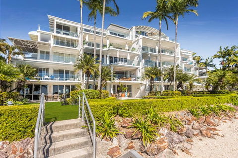 Noosa Quays - Australian Directory 0