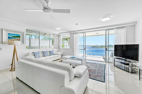 Noosa Quays - Australian Directory 2