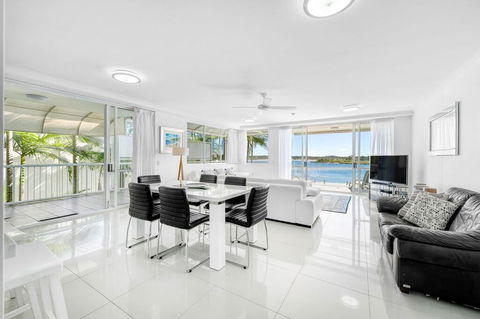 Noosa Quays - Australian Directory 3