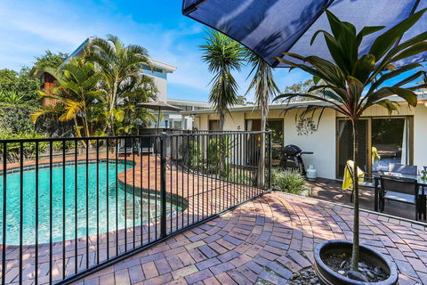 Noosa Rest - Australian Directory 2