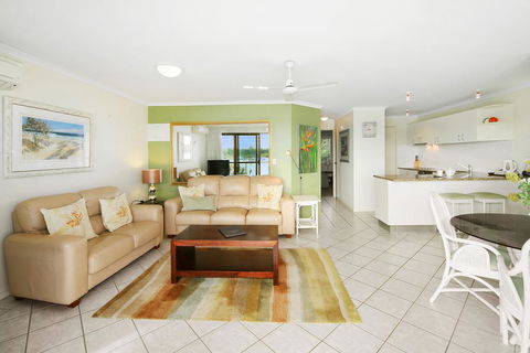 Noosa Shores Apartment 10 - Australian Directory 2