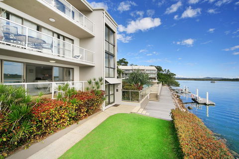 Noosa Shores Apartment 10 - Australian Directory 0