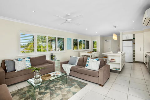 Noosa Shores Apartment 25 - Australian Directory 2