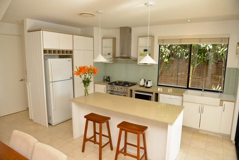 Noosa Water Views - Australian Directory 3