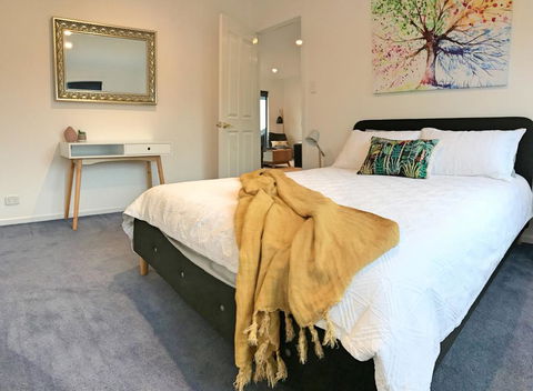 NOR'EAST Beaumaris - Australian Directory 1