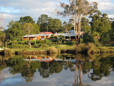 Nornalup Riverside Chalet - Australian Directory 1