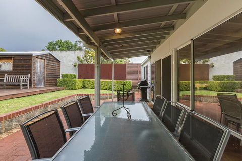 North Cottesloe Cottage - Australian Directory 1