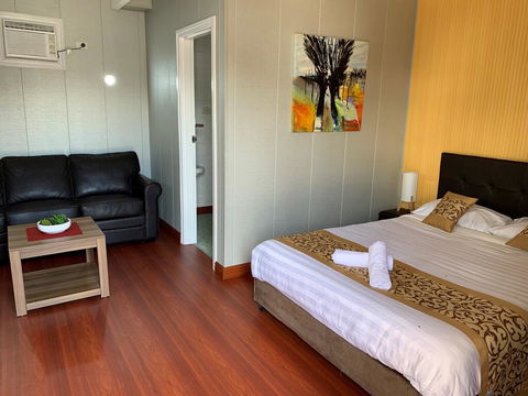 Nowa Nowa Hotel Motel - Australian Directory 1