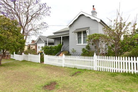 Nowra Beauty - Australian Directory 0