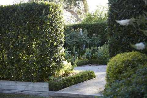 Oak Hill Woodend - Australian Directory 3