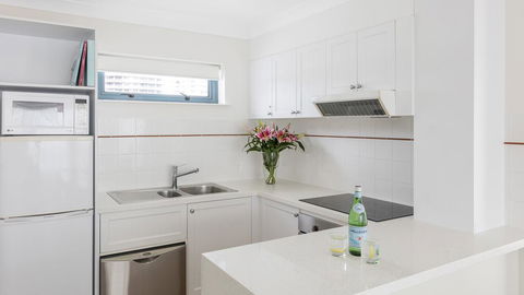 Oaks Gold Coast Calypso Plaza Suites - Australian Directory 2